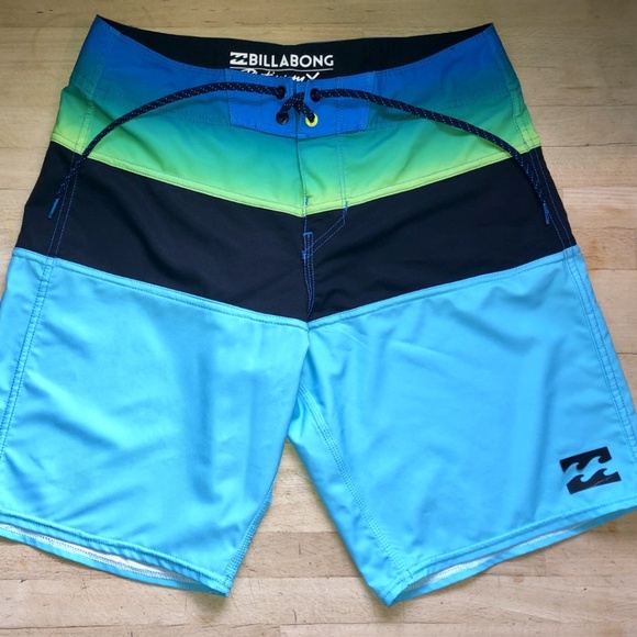 Billabong Boardshorts - Picture 1 of 2